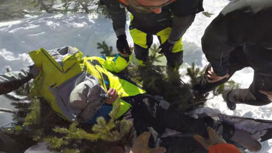 Avalanche kills 2 snowmobile riders in Washington state