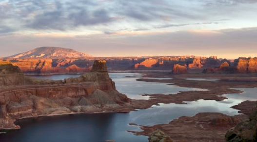 UT Boaters On Lake Powell May Get New Service As Dangling Rope Closes