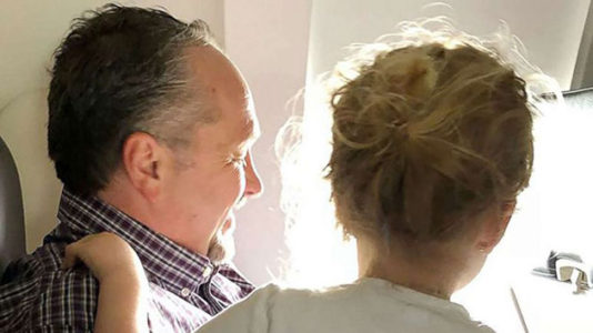 Mom flying with 2 kids thanks fellow passenger for comforting toddler: ‘It was really sweet to watch’