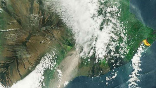Lava in Hawaii so widespread it can be seen from space