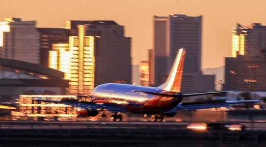 Cracked window forces Southwest flight diversion