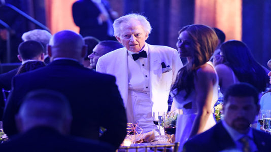 Renowned author Tom Wolfe dies at 88