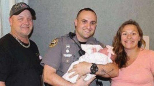 Mother delivers baby minutes after police escort her to hospital