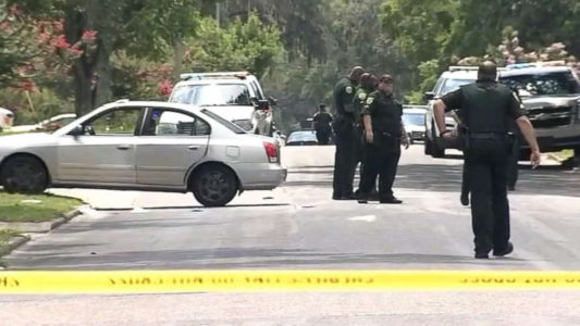 Police ask for help finding gunman who killed 21-year-old pregnant woman, shot 2 kids in car