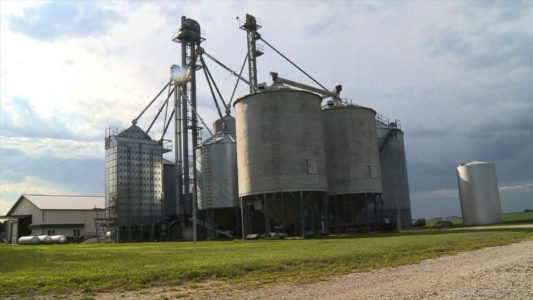 As Trump visits Iowa, farmers warn ‘patience is wearing thin’ on tariff fight