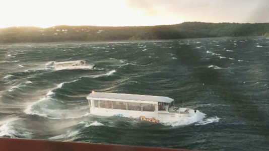 Investigators raise doomed duck boat from Missouri lake