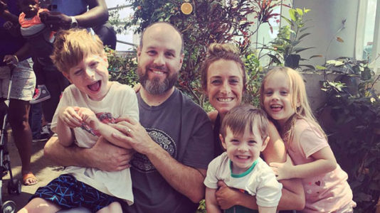 Stranger offers kindness to young boy in wheelchair and brings family closer