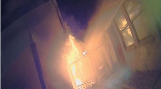 Texas police officer saves 5 children from burning home