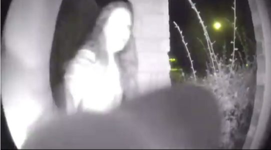 Neighbors spooked over mysterious woman who rang doorbell and disappeared