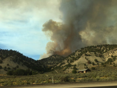 Wildfire forces evacuation of hundreds of Utah homes