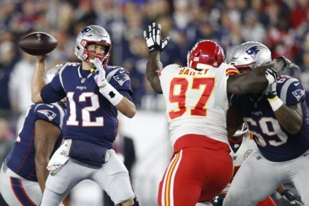 Brady, Patriots top Chiefs for wild 43-40 win