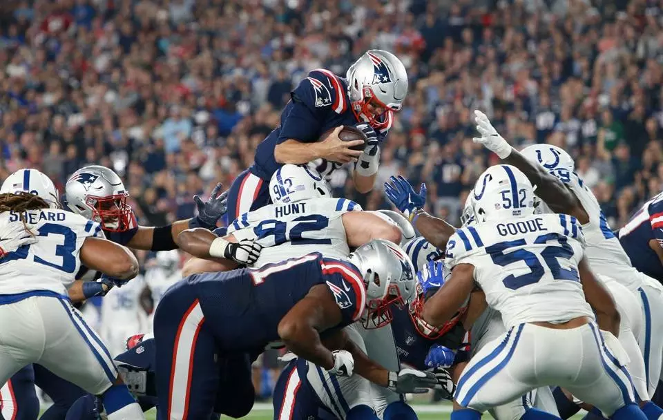 Brady reaches 500 TD passes in Patriots’ 38-24 win