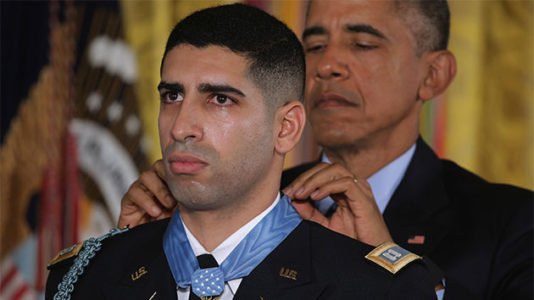 Medal of Honor recipient details moment he tackled suicide bomber