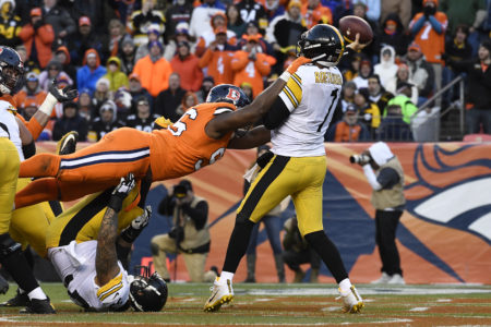DENVER, CO - NOVEMBER 25: Shelby Harris (96) of the Denver Broncos hits Ben Roethlisberger (7) of the Pittsburgh Steelers as he throws a touchdown pass from the end zone during the third quarter. The Denver Broncos hosted the Pittsburgh Steelers at Broncos Stadium at Mile High in Denver, Colorado on Sunday, November 25, 2018. (Photo by Andy Cross/The Denver Post)