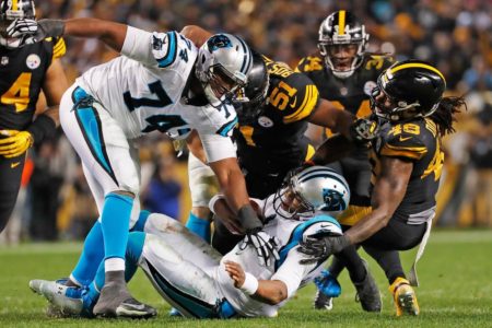 Roethlisberger throws for 5 TDs, Steelers rip Panthers 52-21