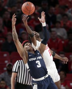 Brooks, No. 21 Houston rally for 60-50 win over Utah State