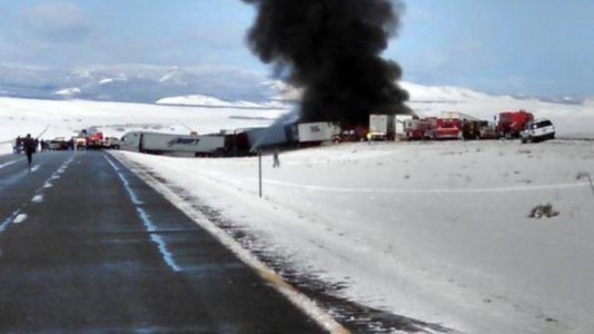 Crash snarls I-80 in western Wyoming