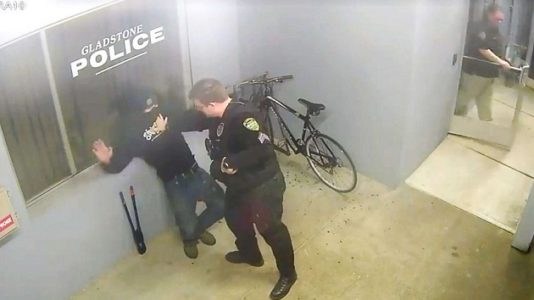 Oregon man tries stealing bike in front of police station, immediately gets arrested