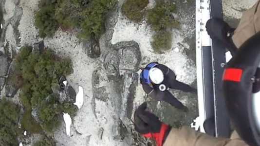 Yosemite National Park hikers trapped in crevasse get helicopter rescue
