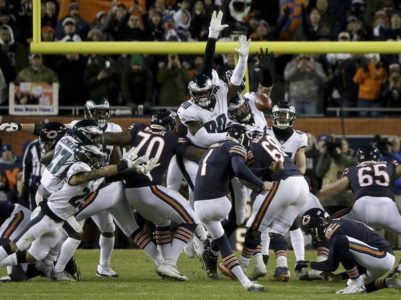 Foles leads Eagles to 16-15 upset of Bears
