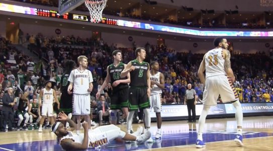 Moore’s buzzer-beater lifts CSUB over Utah Valley 73-71
