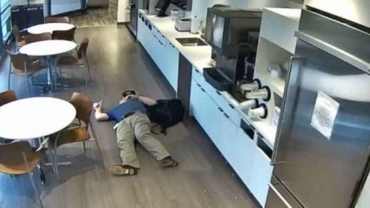 NJ man caught on camera faking slip and fall, authorities say