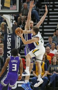 Jazz dominate Kings 119-98 for seventh straight win