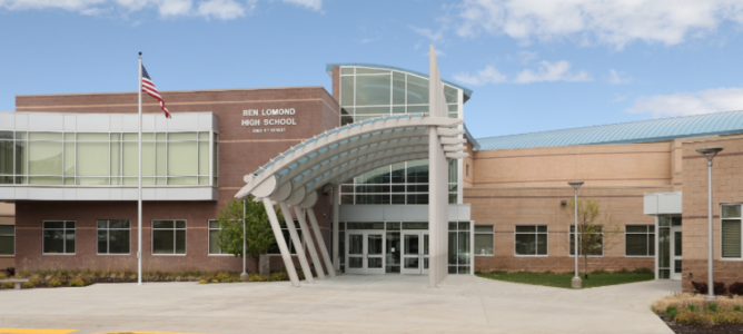 School board suspends policy barring graduation memorials