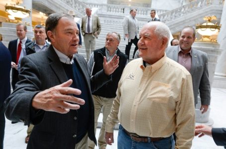 Utah and federal officials sign agreement on forest planning