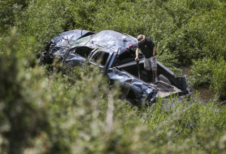 2 killed in Utah crash when pickup truck goes off dirt road