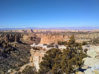 2 dead in small plane crash in southeastern Utah