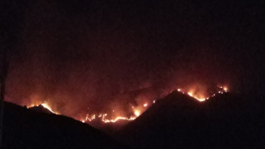 Crews use heavy equipment to keep Utah wildfire from homes