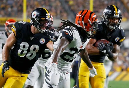 Steelers break out of funk, stomp Bengals 27-3