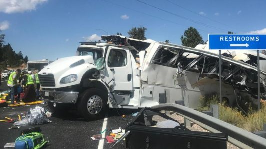 Report: No defects in tour bus in Utah crash that killed 4