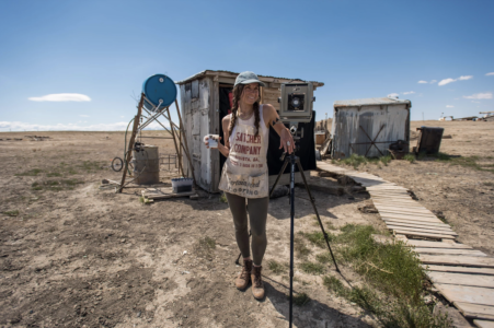 Artist fixes up ghost town near Utah-Colorado line