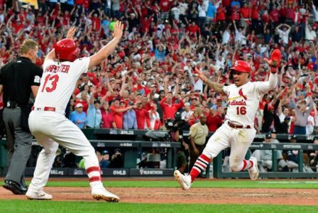 Molina wins it in 10th, Cards top Braves 5-4, Game 5 next