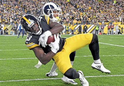 Steelers defense leads way in 17-12 win over Rams