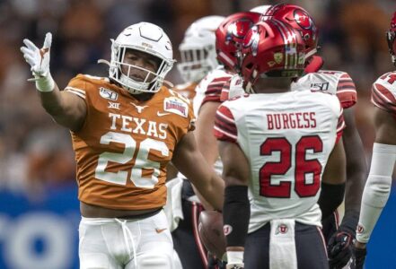 Ehlinger leads Texas’ Alamo Bowl romp over No. 12 Utah 38-10