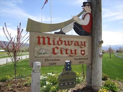 Midway Couple Honored As Honorary Citizens For 4th of July