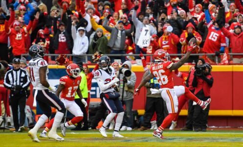 Chiefs rally from 24-0 hole to beat Texans 51-31 in playoffs