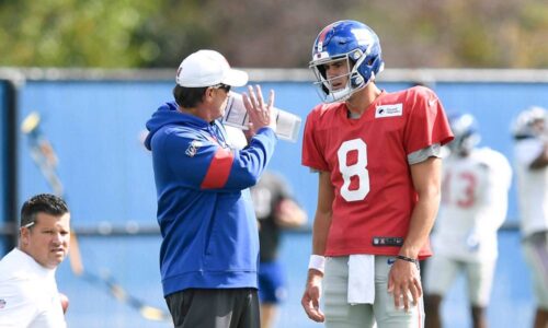 New York Giants offensive coordinator Mike Shula, left, works with rookie quarterback Daniel Jones (8) during practice on Wednesday, Sept. 18, 2019, in East Rutherford. Jones will start against the Tampa Bay Buccaneers this Sunday.

Giants Practice Jones Qb