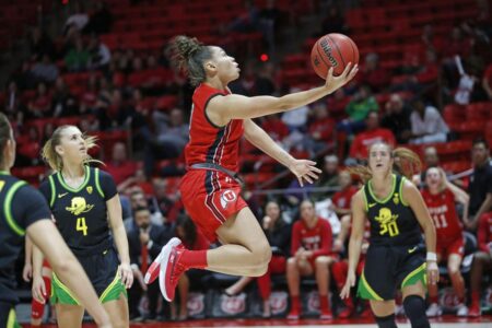 No. 3 Oregon routs Utah 90-63