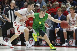 Pritchard helps No. 4 Oregon top Utah 69-64