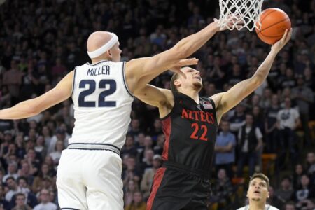 No. 13 San Diego State beats Utah State to improve to 15-0