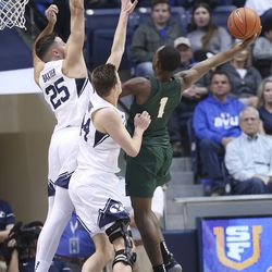 Childs scores 32 to lift BYU past San Francisco 90-76