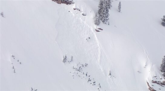 Utah Issues Daily Avalanche Forecasts Amid Early Snow Slides