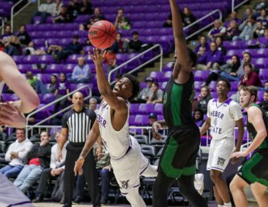 Harding goes off for 44, Weber State tops Sacramento State 70-66