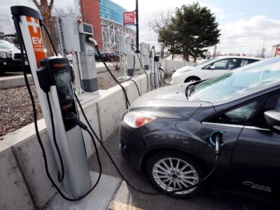 Utah leaders back bill increasing electric charging stations