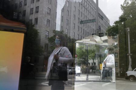 AP-NORC poll: Politics drive divergent view of US economy