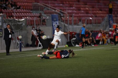 Williams scores twice and Courage down Spirit 2-0